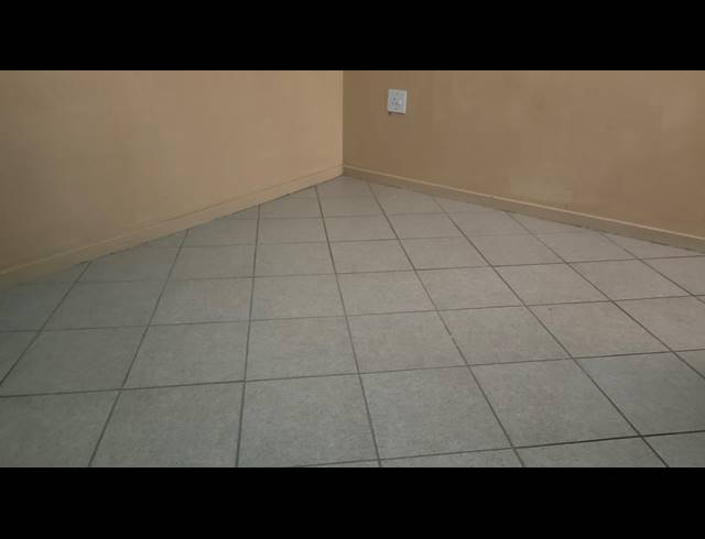 2 BEDROOM FLAT FOR SALE IN SILVERTON